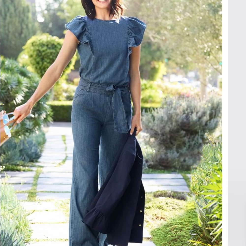 Blue Chambray Style Flutter Sleeve Top - Picture 8 of 8